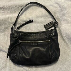 Coach Daisy leather shoulder handbag.